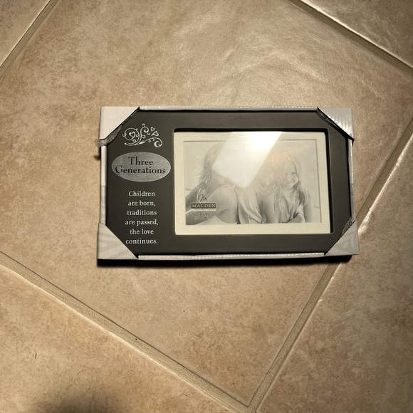 Malden Frame NWT - Picture 1 of 5